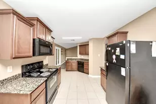 11219 Hall Terrace Ct, Houston, TX 77075 - Photo 7