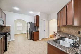 5307 Espuela Ln, Baytown, TX 77521 - Photo 11