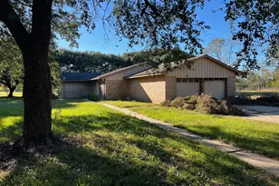 1005 Redberry Hill Rd, Baytown, TX 77521 - Photo 5