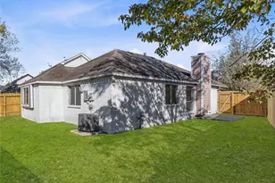 1114 Lochmoor Ln, Pearland, TX 77581 - Photo 17