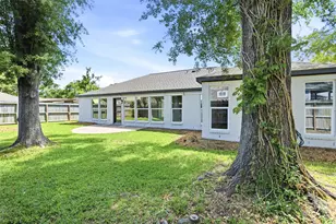 1722 Cherry Bend Dr, Houston, TX 77077 - Photo 27