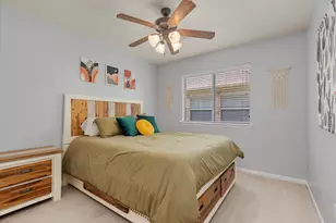 5614 Savannah Woods Ln, Rosharon, TX 77583 - Photo 11