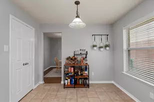 5614 Savannah Woods Ln, Rosharon, TX 77583 - Photo 7
