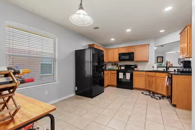 5614 Savannah Woods Lane, Rosharon, TX 77583 - Photo 5