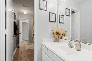 5614 Savannah Woods Ln, Rosharon, TX 77583 - Photo 9