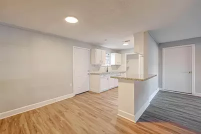 5102 Lyndhurst Drive, Houston, TX 77033 - Photo 5