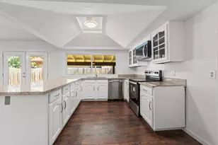 15526 Camino Del Sol Dr, Houston, TX 77083 - Photo 9