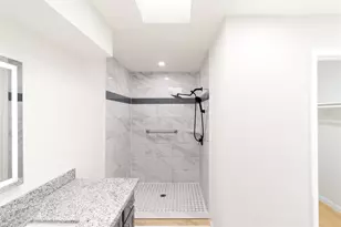 6423 Coachwood Dr, Houston, TX 77035 - Photo 23