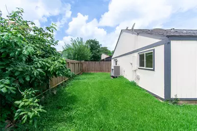 6423 Coachwood Drive, Houston, TX 77035 - Photo 37