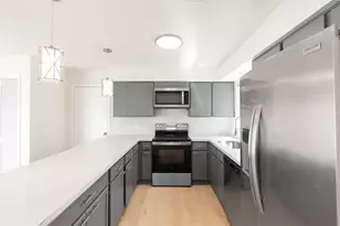 6423 Coachwood Dr, Houston, TX 77035 - Photo 11