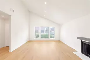 6423 Coachwood Dr, Houston, TX 77035 - Photo 5