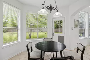 14 Guinevere Pl, The Woodlands, TX 77384 - Photo 11