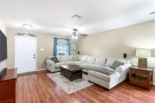 8022 Yaupon View Dr, Cypress, TX 77433 - Photo 3