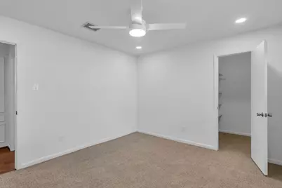 11418 Valley Stream Drive, Houston, TX 77043 - Photo 29