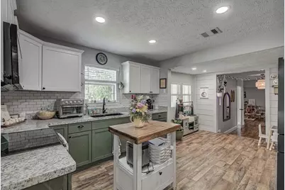 302 E Kay Street, Dayton, TX 77535 - Photo 17