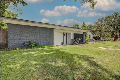302 E Kay Street, Dayton, TX 77535 - Photo 5