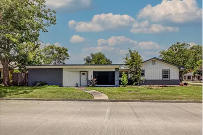 302 E Kay Street, Dayton, TX 77535 - Photo 3