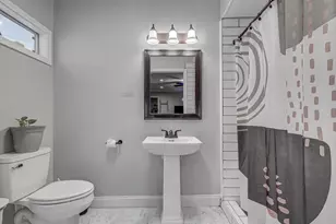 302 E Kay St, Dayton, TX 77535 - Photo 37