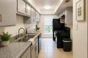 7805 Leonora St, Houston, TX 77061 - Photo 3