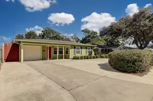116 Tarpon Ave, Galveston, TX 77550 - Photo 1