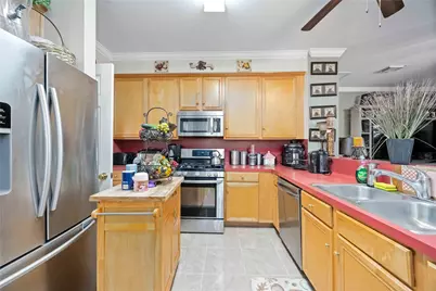 602 Beverly Circle, Stafford, TX 77477 - Photo 9