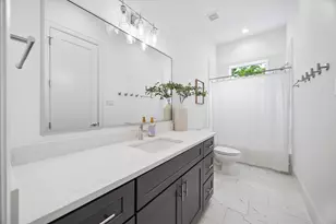 826 Nadine St, Houston, TX 77009 - Photo 9