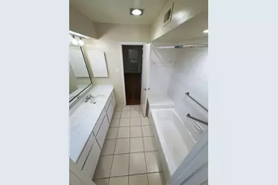 2210 Dorrington Street #201, Houston, TX 77030 - Photo 11