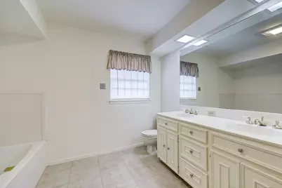 4002 Portsmouth Avenue, Houston, TX 77027 - Photo 15