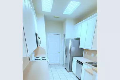 2 Peachridge Place, The Woodlands, TX 77382 - Photo 9