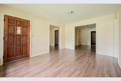 513 Frankie Street, Wharton, TX 77488 - Photo 9