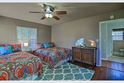 811 W Schubert Street, Fredericksburg, TX 78624 - Photo 9