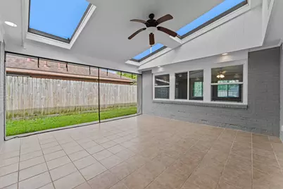 10613 Willowgrove Drive, Houston, TX 77035 - Photo 21