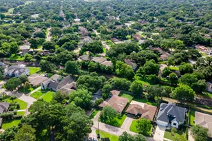 10613 Willowgrove Dr, Houston, TX 77035 - Photo 45