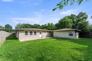 10613 Willowgrove Dr, Houston, TX 77035 - Photo 37