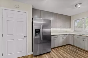 10613 Willowgrove Dr, Houston, TX 77035 - Photo 9