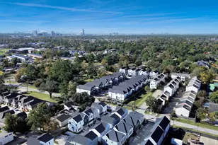 8916 Sunshine Laverne Ln, Houston, TX 77080 - Photo 33