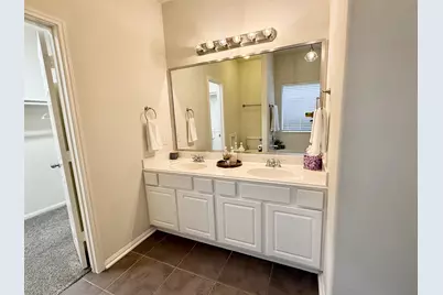 142 E Spindle Tree Circle, The Woodlands, TX 77382 - Photo 9