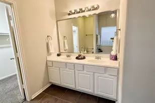 142 E Spindle Tree Cir, The Woodlands, TX 77382 - Photo 9