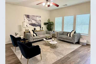 142 E Spindle Tree Circle, The Woodlands, TX 77382 - Photo 11