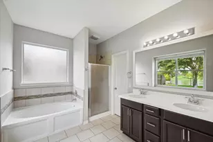 3105 W Trail Dr, Pearland, TX 77584 - Photo 9