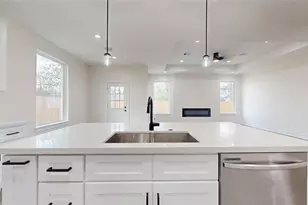 5119 Selinsky Rd, Houston, TX 77048 - Photo 21