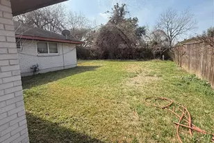 8839 Glenhouse Dr, Houston, TX 77088 - Photo 9