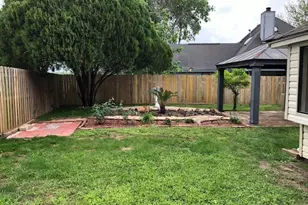 16802 Tranquil Dr, Sugar Land, TX 77498 - Photo 23