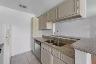 18800 Egret Bay Blvd, Webster, TX 77058 - Photo 11