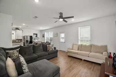 7327 Madison Commons Lane, Houston, TX 77075 - Photo 9