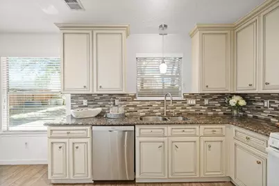 26907 Castlecliff Lane, Kingwood, TX 77339 - Photo 23