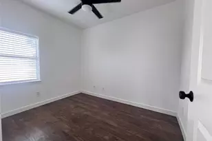 415 Fairview Ave, Houston, TX 77006 - Photo 9