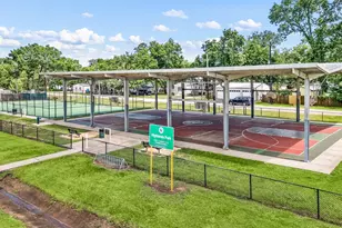 327 Brompton Ct, Highlands, TX 77562 - Photo 23