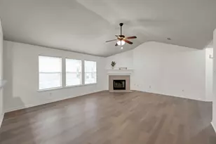 147 W Misty Dawn Dr, Conroe, TX 77385 - Photo 5