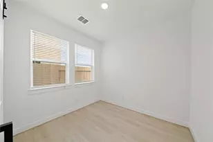 2315 Via Cami Ln, Houston, TX 77051 - Photo 9